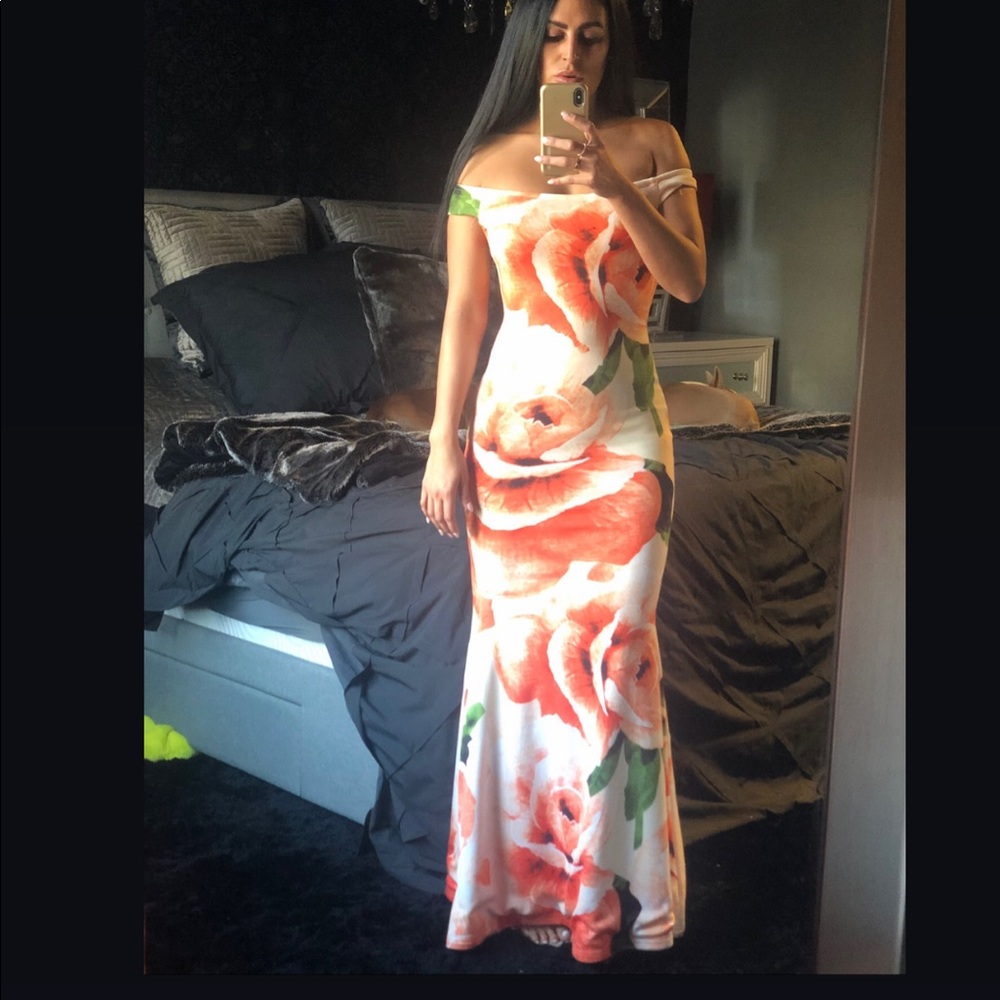 🍑🤍Mermaid Maxi Gown🍑🤍